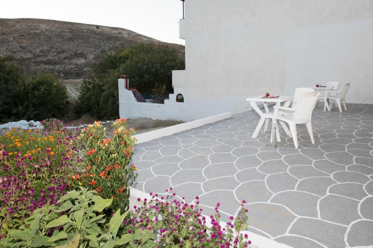 Damianos Rooms Adamantas  Dış mekan fotoğraf