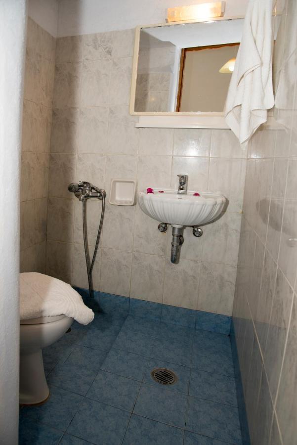 Damianos Rooms Adamantas  Dış mekan fotoğraf