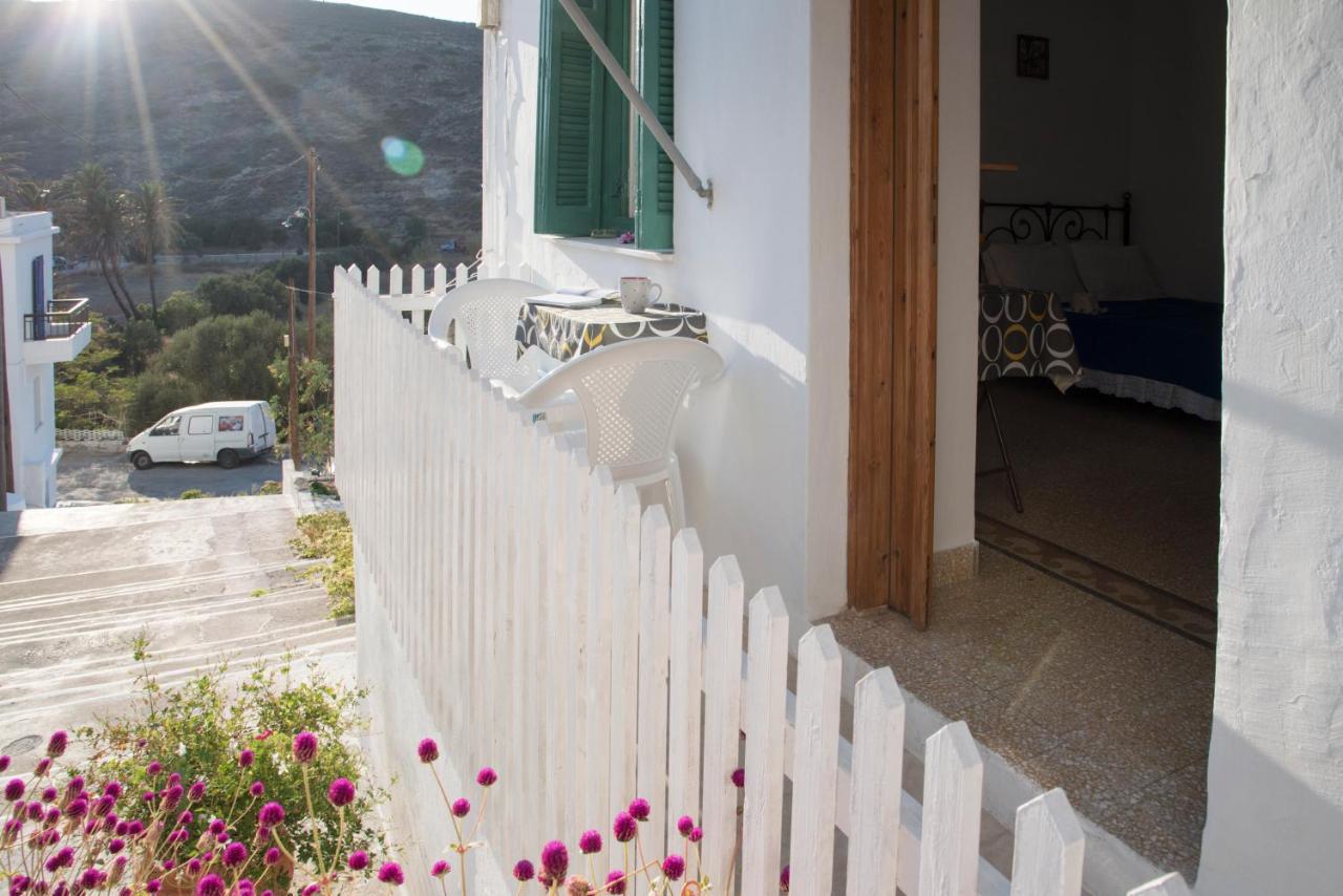 Damianos Rooms Adamantas  Dış mekan fotoğraf